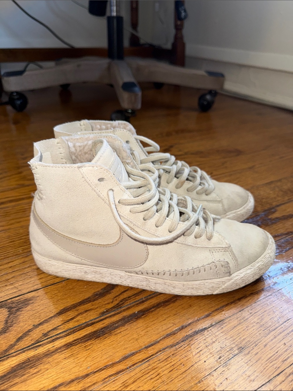 Nike Bone Suede High-Top Sneakers with Fur Lining Women’s Size 8